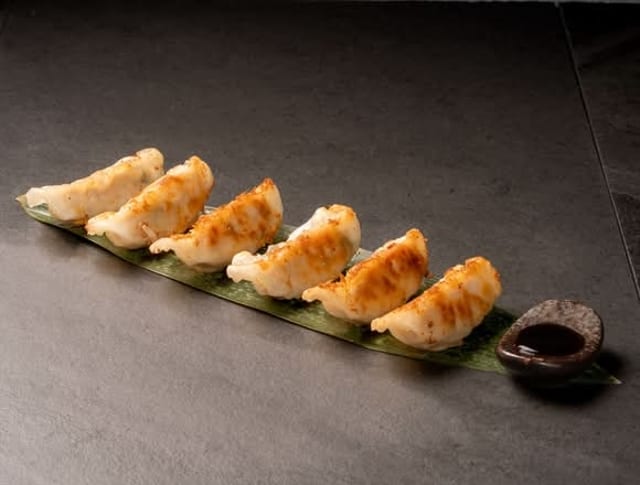 Gyoza (6 Pcs).
